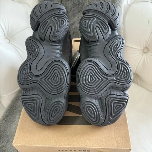 YEEZY 500 Black NWT